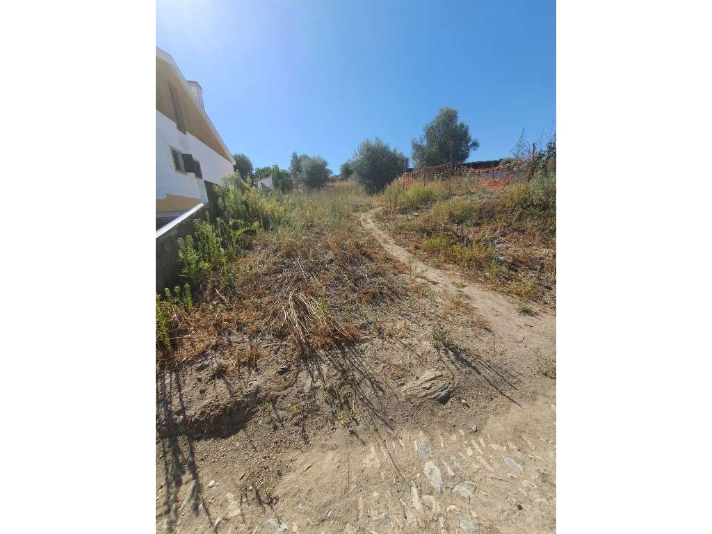 Terreno Urbano na freguesia de Santiago Maior - Grande imagem: 3/4