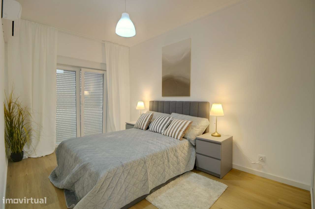 Apartamento T3 Totalmente Renovado, mobilado e com Vista Mar em Olhão-3