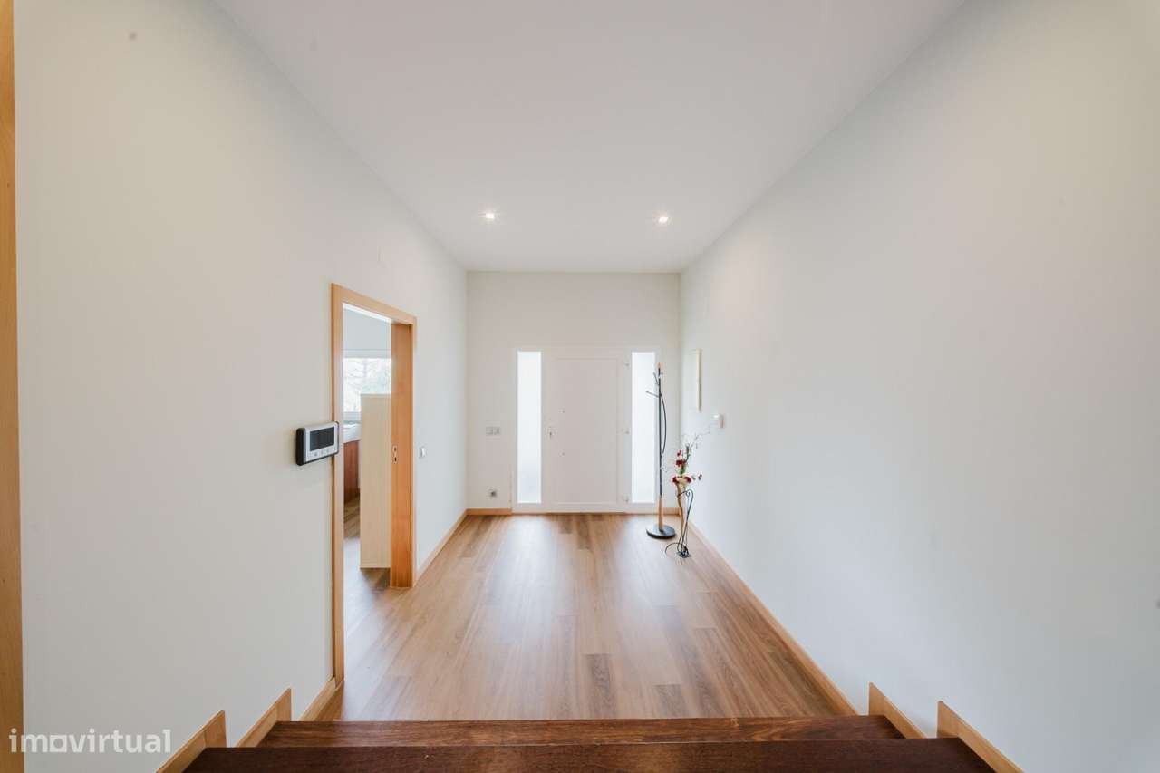 Moradia T6 com Vista Mar e Jardim em Buarcos - Grande imagem: 4/36