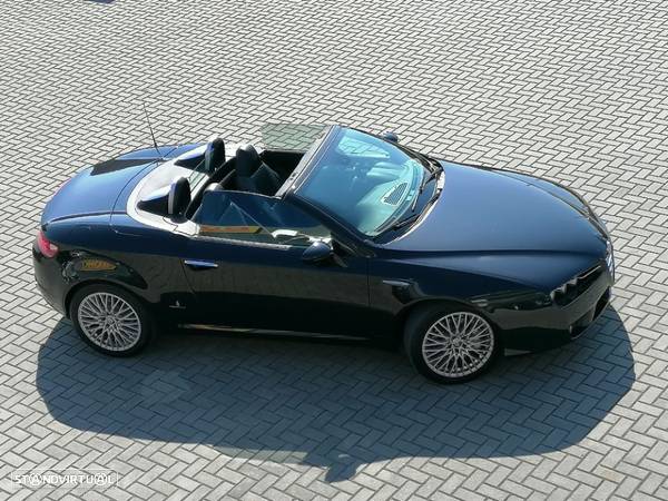 Alfa Romeo Spider 2.4 JTDm - 16