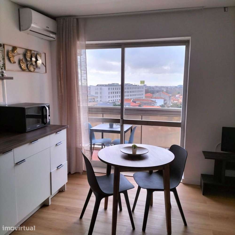 Estúdio - localizado em Paranhos Porto - Grande imagem: 5/6