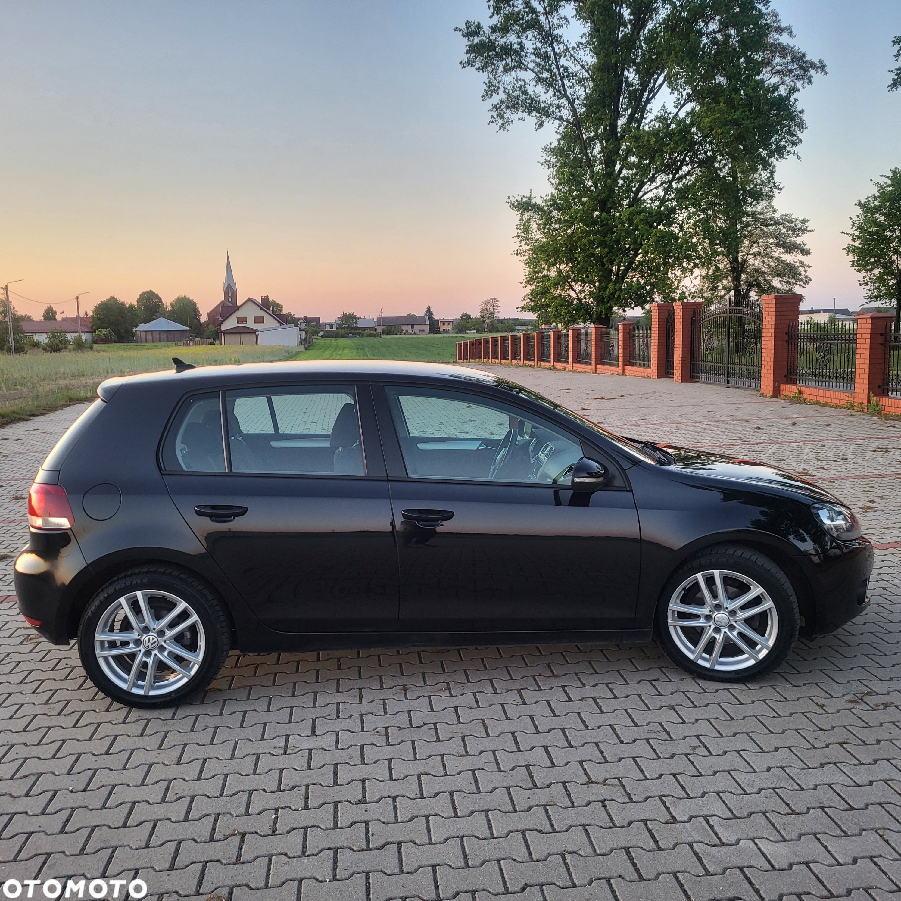 Volkswagen Golf 1.6 TDI DPF Highline - 7