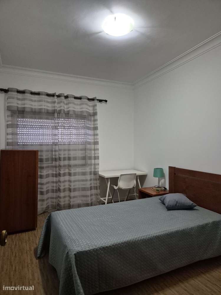 Quarto no centro de Mem-Martins - Grande imagem: 3/8