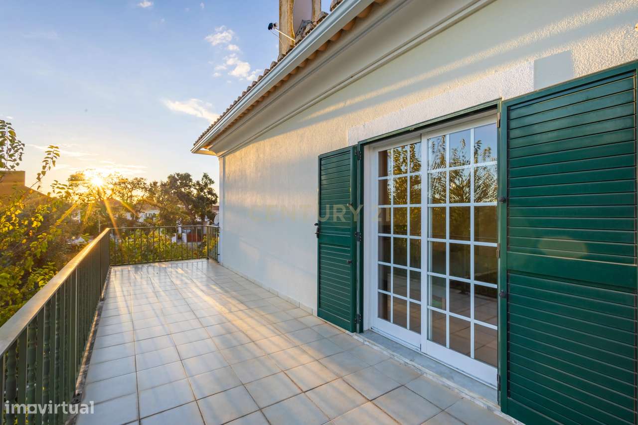 Espaço, conforto e qualidade — Moradia T4 no Vale da Rosa-20
