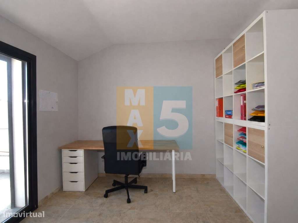 Moradia com 2 terraços em zona calma - Montijo-42