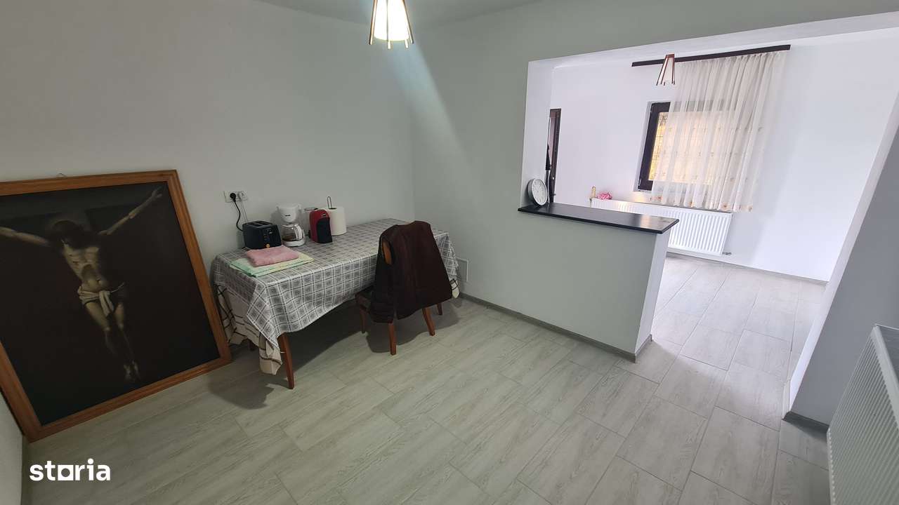 Casă de vânzare în Curtea de Argeș, cartier Marina. - Imagine principală: 5/17