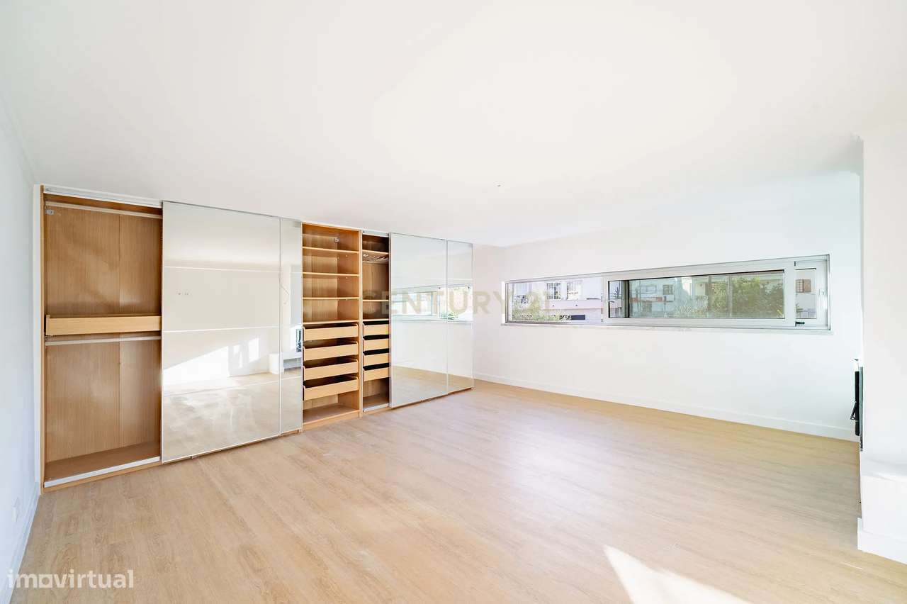 Moradia T6 com Piscina - Charneca de Caparica-44