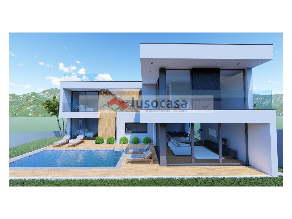 Lote com projeto aprovado, muito bem situado para moradia...