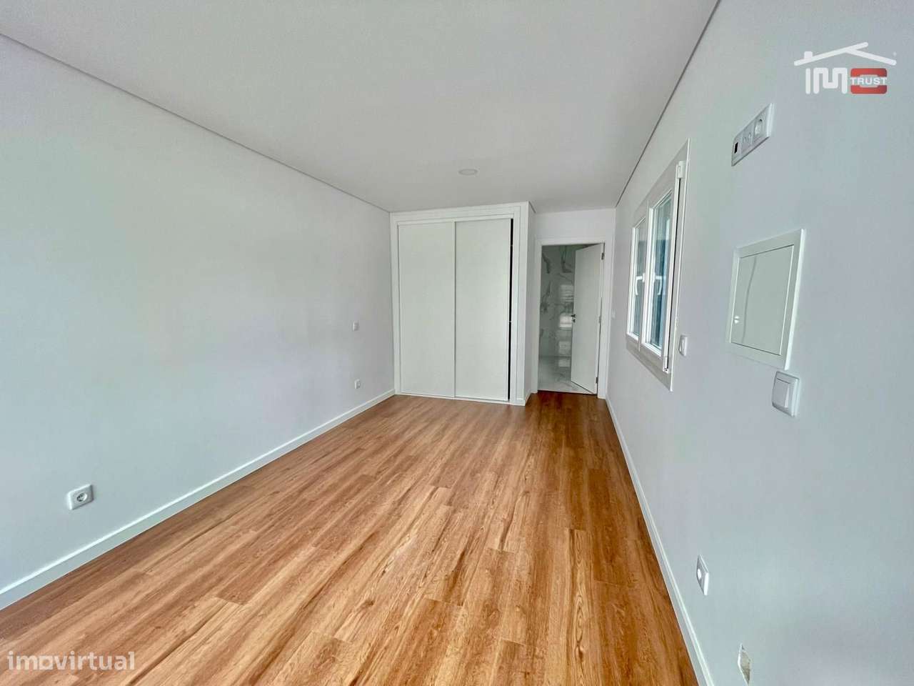 Moradia Térrea T3+1 com Áreas Amplas em Fernão Ferro | Terreno 380...-10