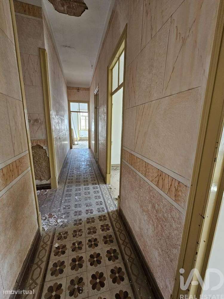 Prédio T6 em Faro (Sé e São Pedro) de 460,00 m2 - Grande imagem: 3/27