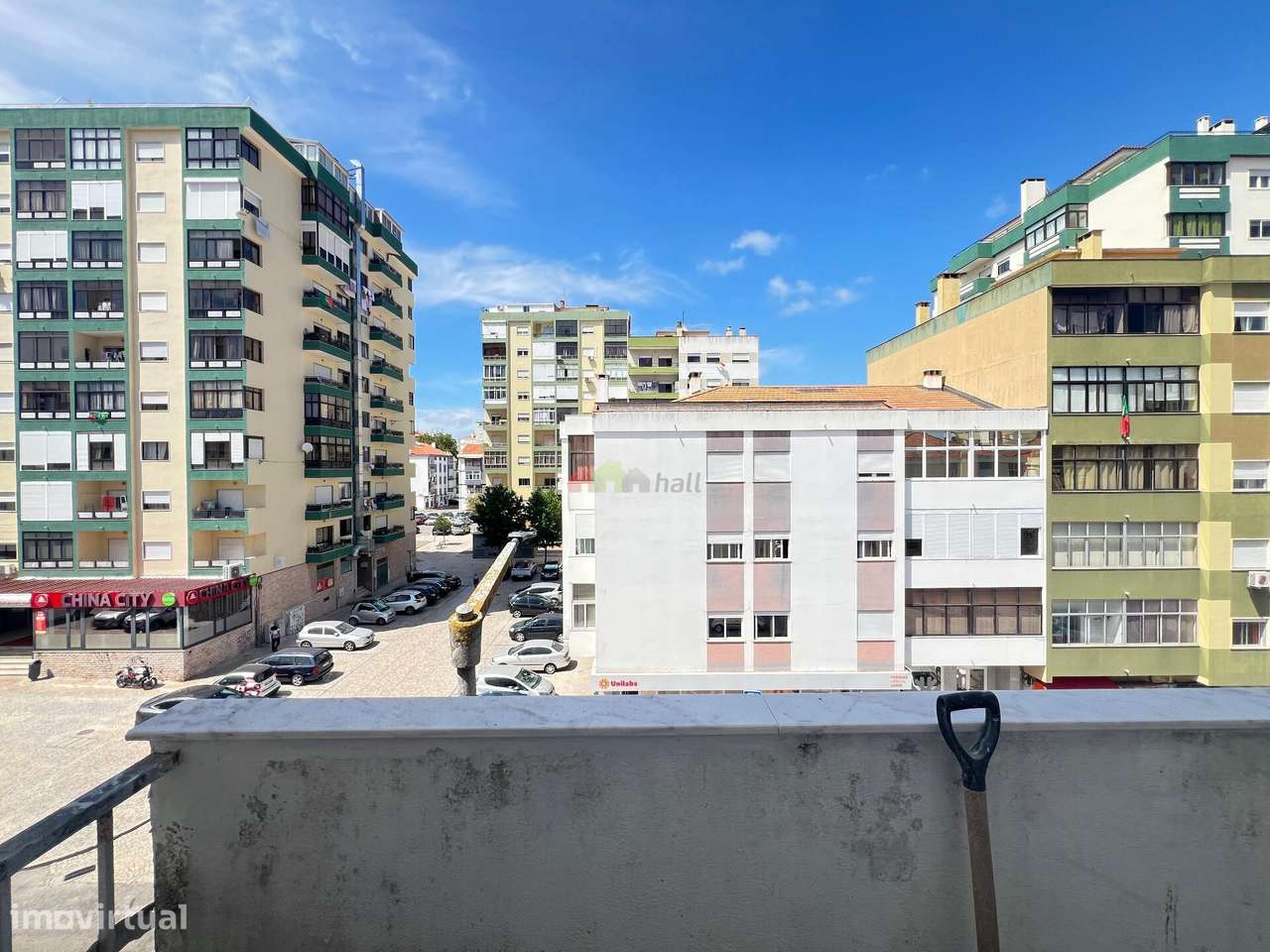 Apartamento T2 totalmente remodelado com varanda-12