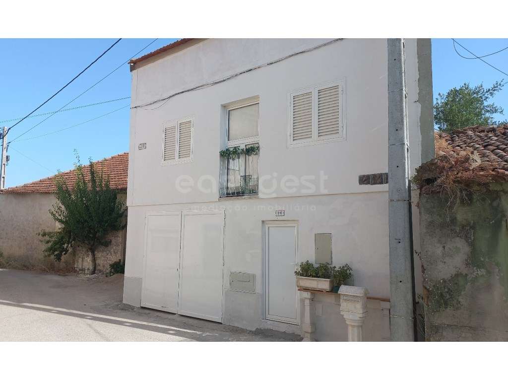 Moradia com garagem e logradouro em Madalena, Tomar. - Grande imagem: 4/16