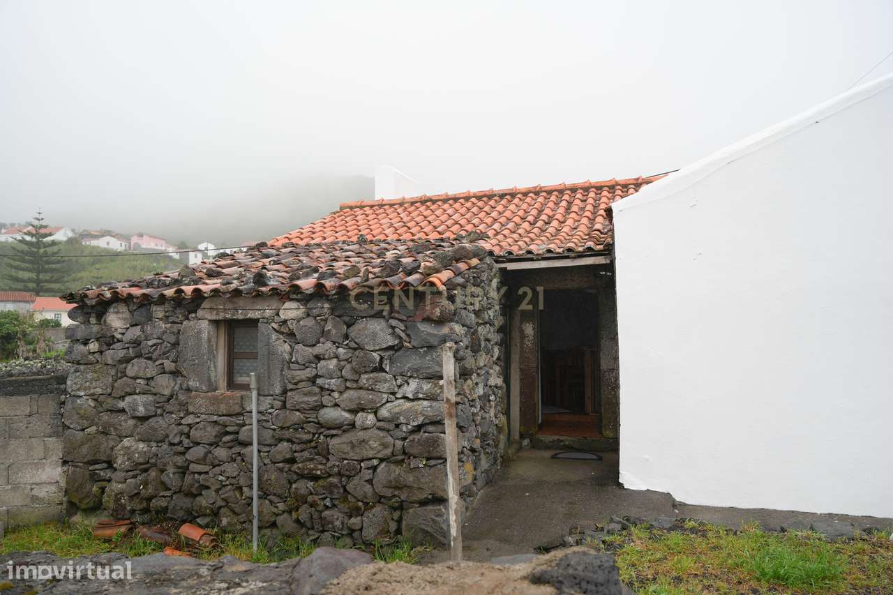 Moradia T1 com Potencial Único na Fajã Grande – Ilha das Flores-14