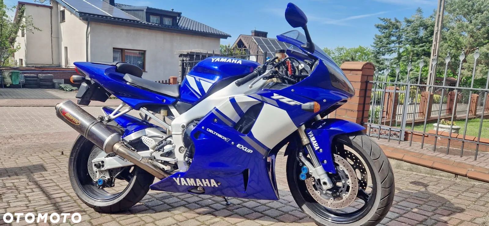 Yamaha YZF - 1