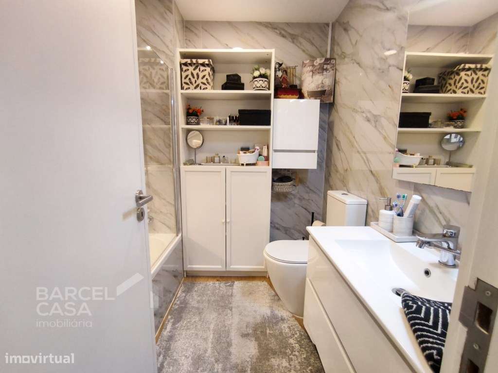 T3 Totalmente Renovado, Equipado e com Varanda, à Entrada da Cidade...-18