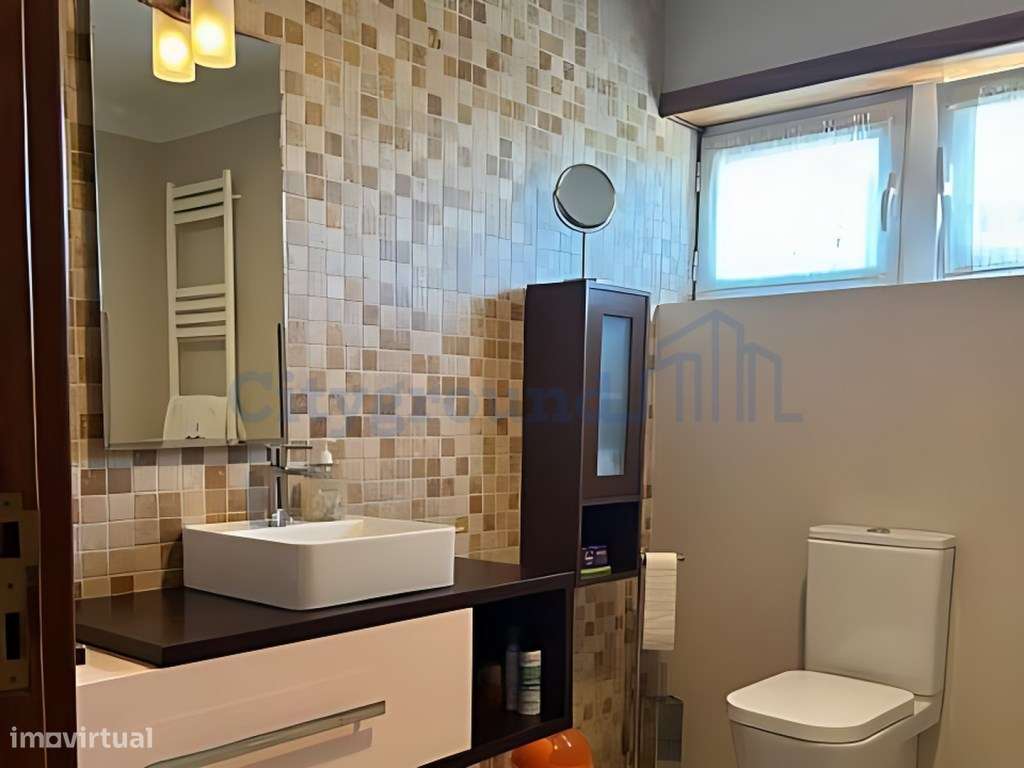 Duplex T3 com Varandas, Terraço e Vista Desafogada para o Castelo d...-10