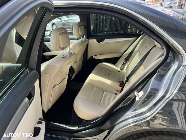 Mercedes-Benz C 350 CDI DPF (BlueEFFICIENCY) 7G-TRONIC Avantgarde - 15