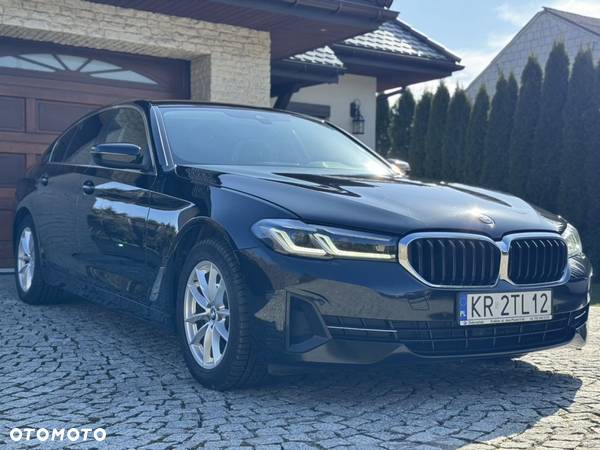 BMW Seria 5 520d xDrive - 11