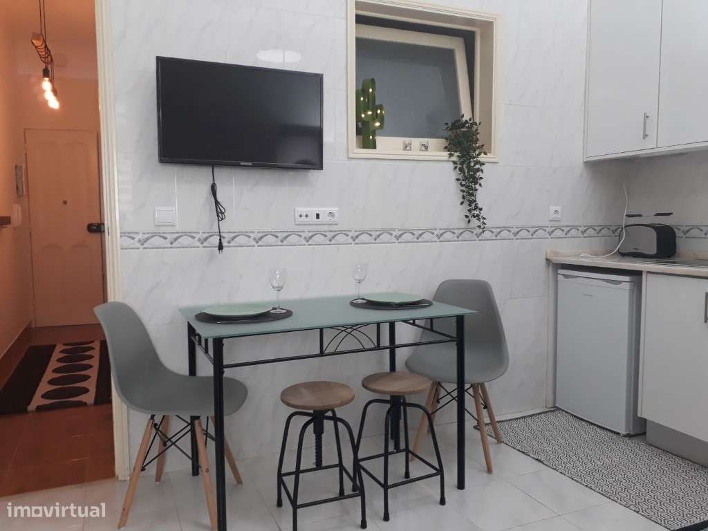 Excelente Apartamento T1 Beato-2