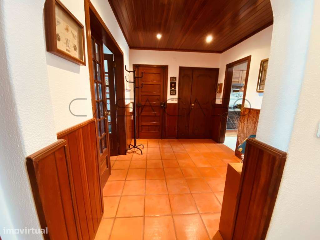 T3 com Parqueamento e varandas a 600m da praia Atlântica - Grande imagem: 5/50