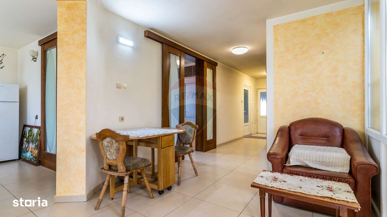 Casa de vanzare, 6 camere, Huedin, pretabilă pentru 2 proprietari - Imagine principală: 4/20