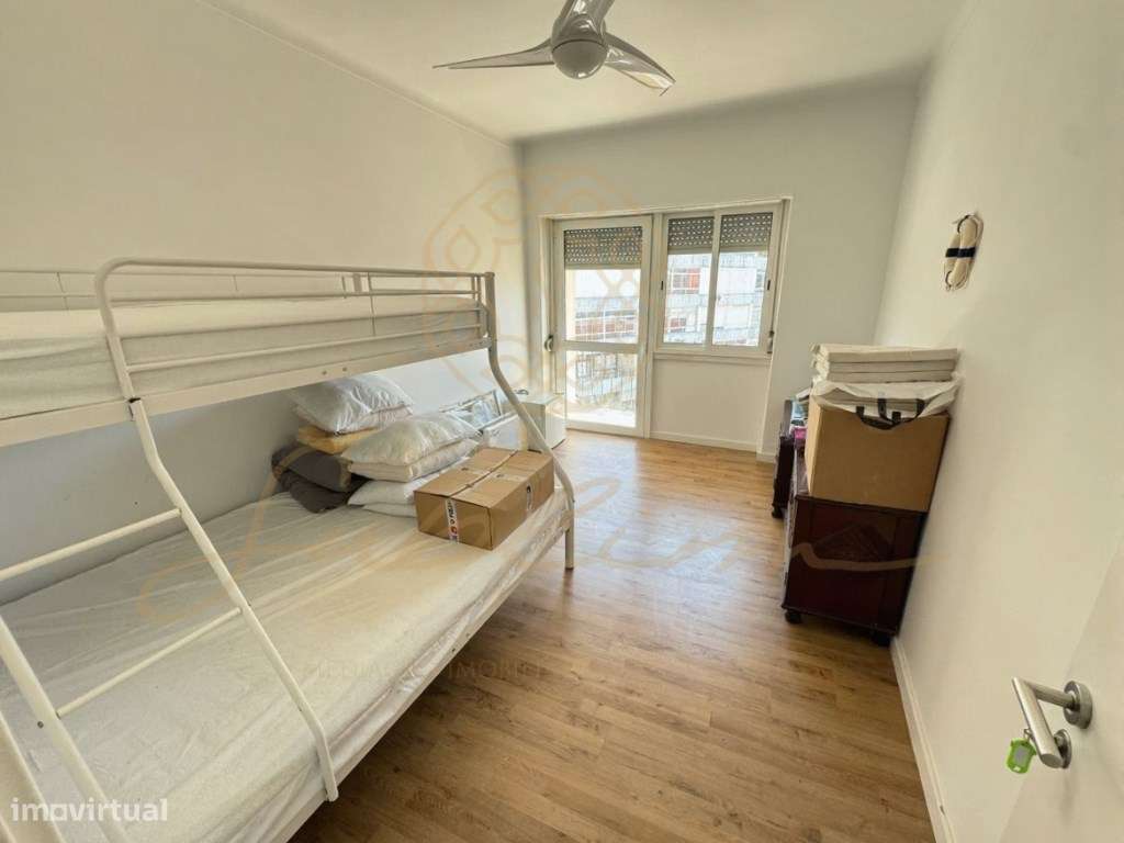 Apartamento T3 Renovado no Centro da Vila-10