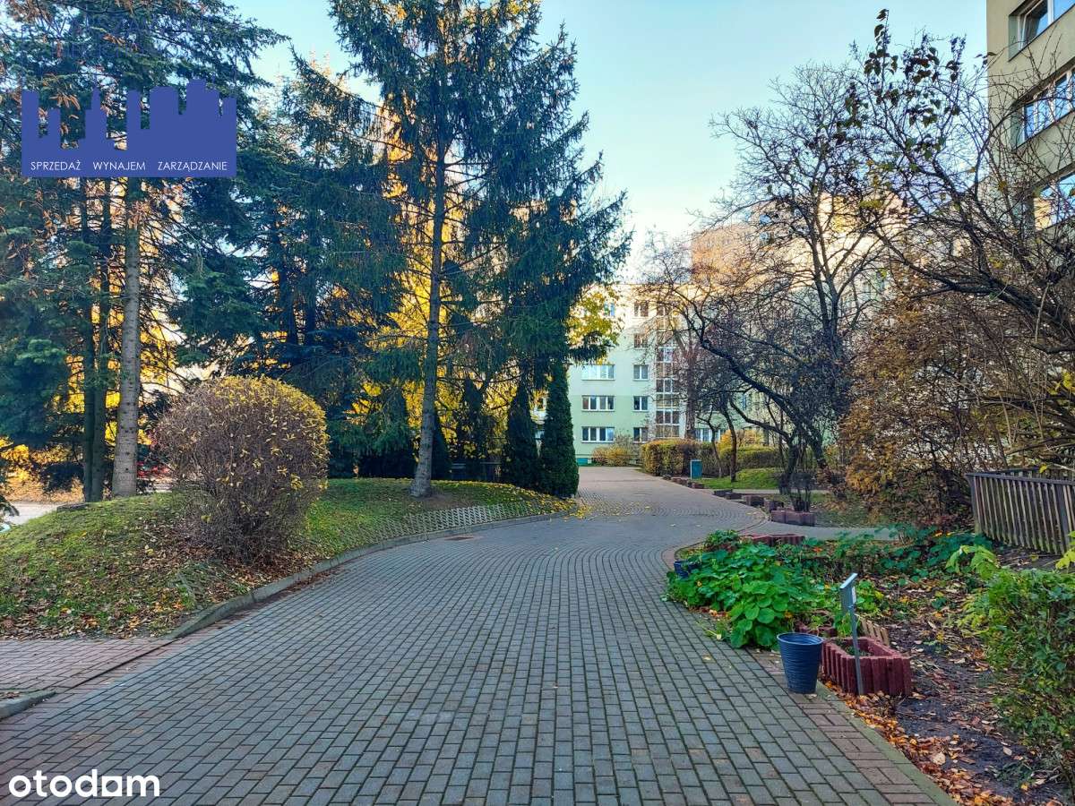 Czteropokojowe przy metrze Stokłosy, z potencjałem-17