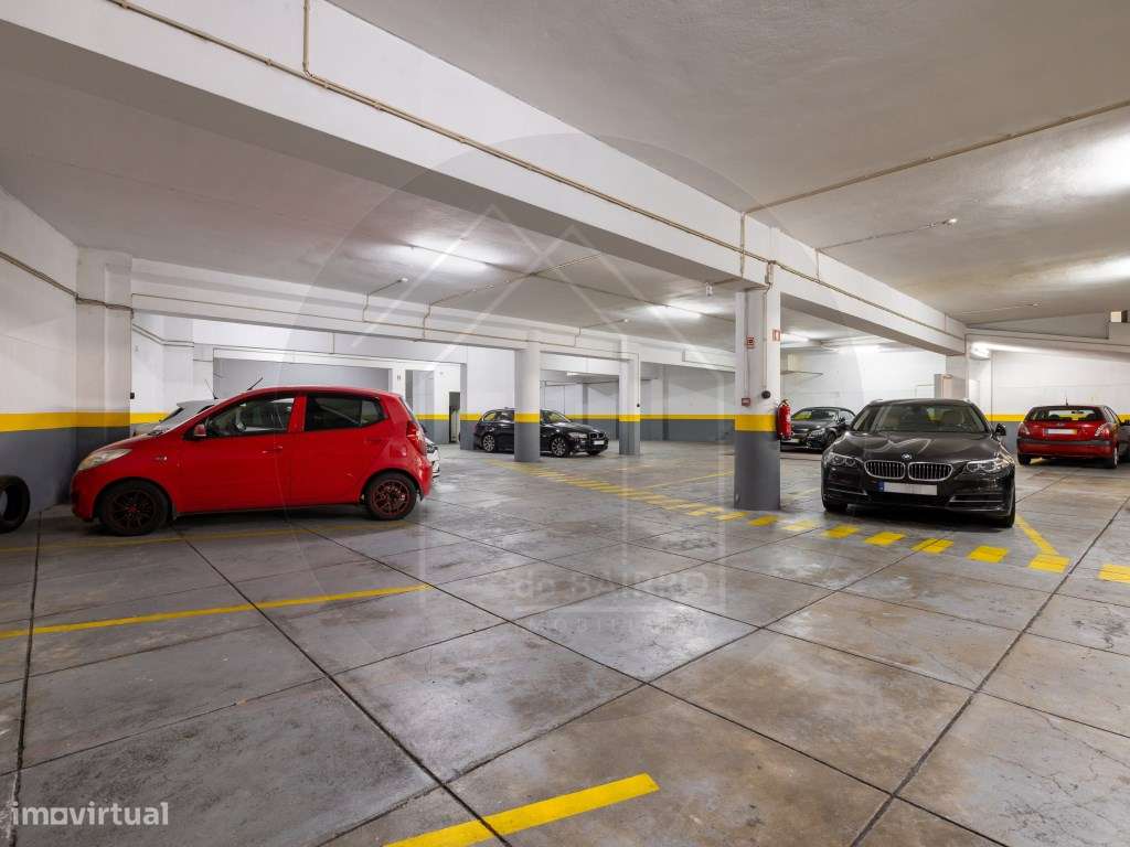 Parque de Estacionamento com 53 Lugares | Investimento Seguro | Porto-7