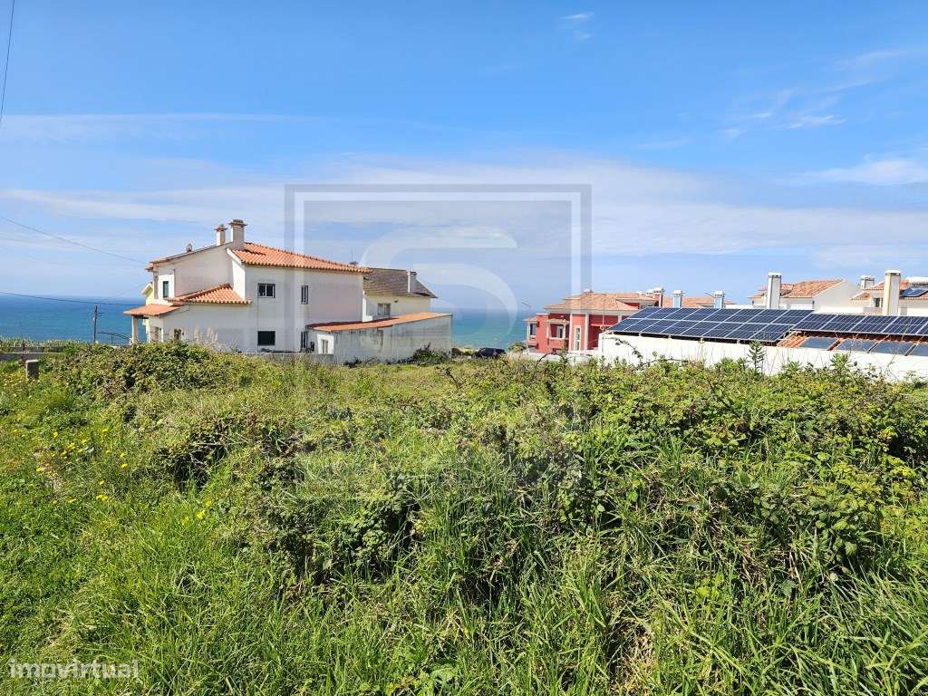 Terreno com Projeto Aprovado - Moradia Contemporânea Isolada com Vi...-12