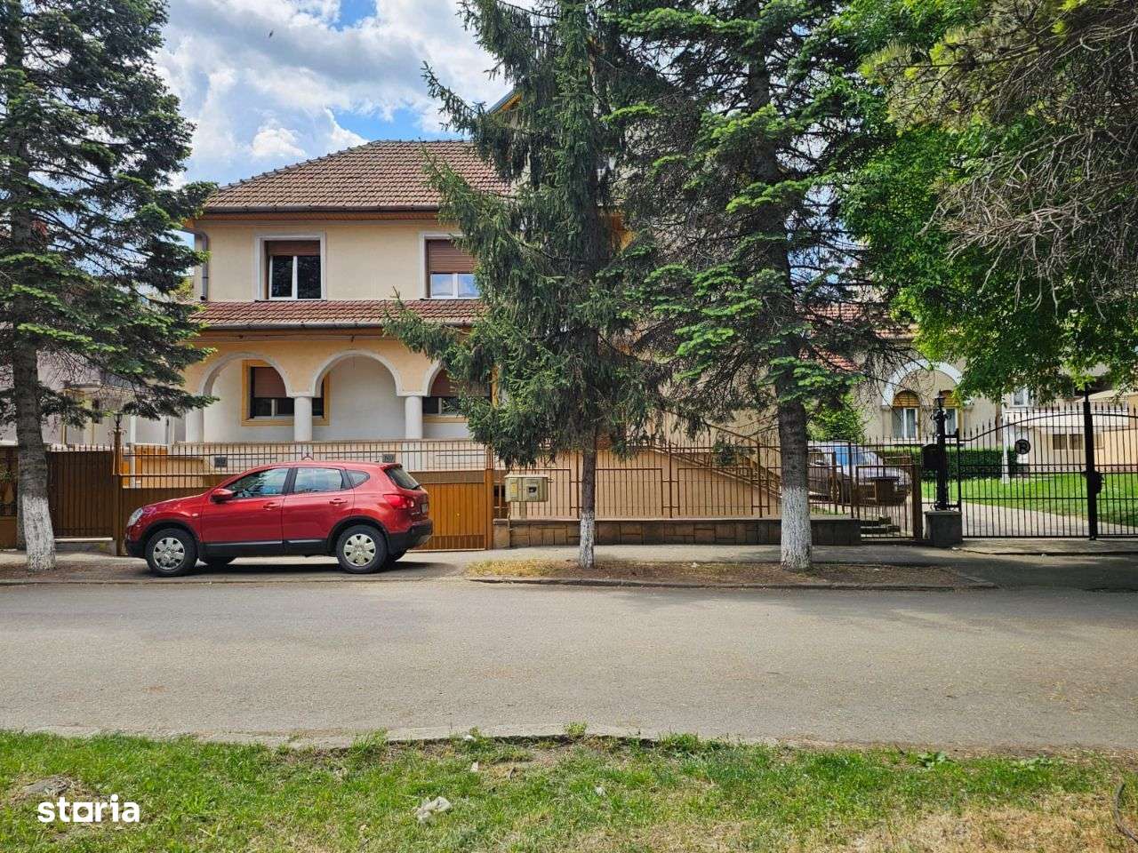 Casa in inima orasului Deva - Imagine principală: 1/13