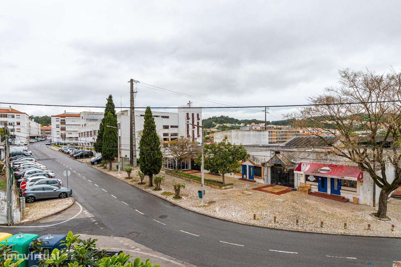 Moradia T3 c/ lote de 2393m2 em Caneças-21