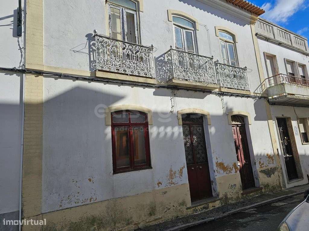 Prédio para reabilitação no Centro de Almodôvar - Grande imagem: 3/39