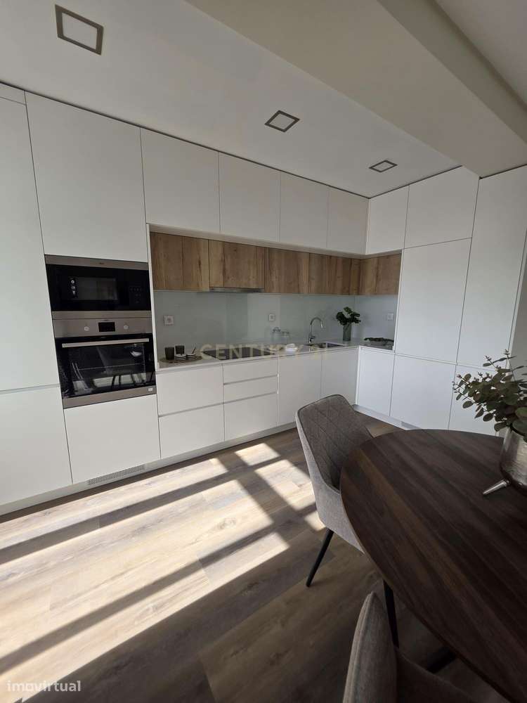 Apartamento T3 Novo em Benfica | varanda aberta | suite | 2 elevadores-11