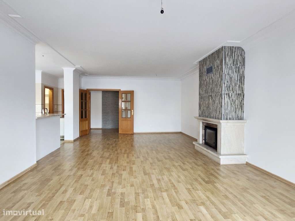 Apartamento T2 com Parqueamento e Arrecadação- Malveira Centro - Grande imagem: 3/16