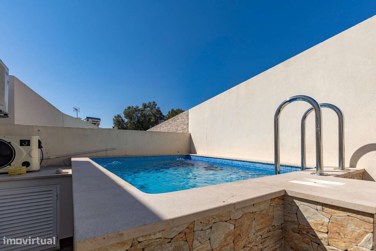 Moradia T3 piscina terraço vista mar e vila de Sesimbra-36