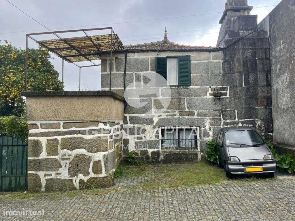 Moradia para recuperar com terreno em Vila Boa do Bispo, Marco de Cana-8