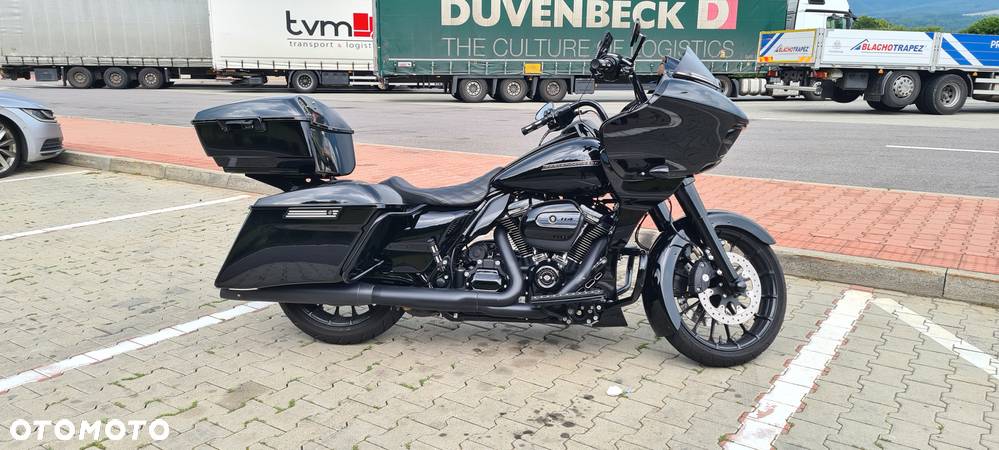 Harley-Davidson Touring Road Glide - 12