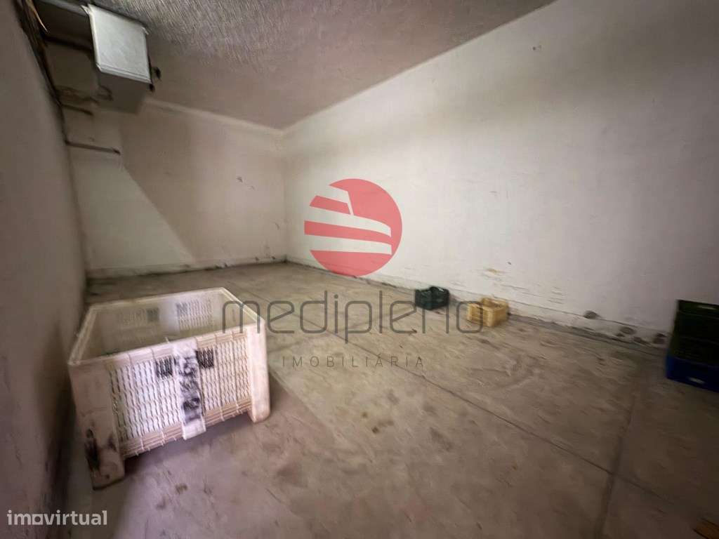 Moradia Bi-Familiar T8 Venda Moimenta da Beira-40