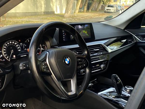 BMW Seria 5 520d Sport Line - 15