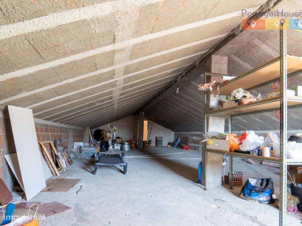 Moradia independente T3 com anexo T2 e 5.000 metros de terreno.-30