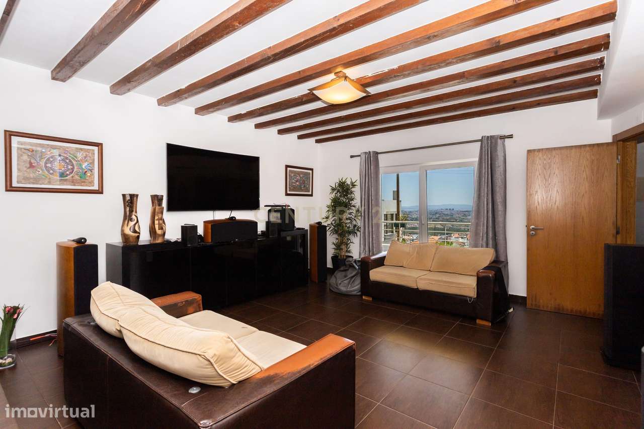 Moradia V4 com piscina em Famões, Odivelas - Grande imagem: 3/42