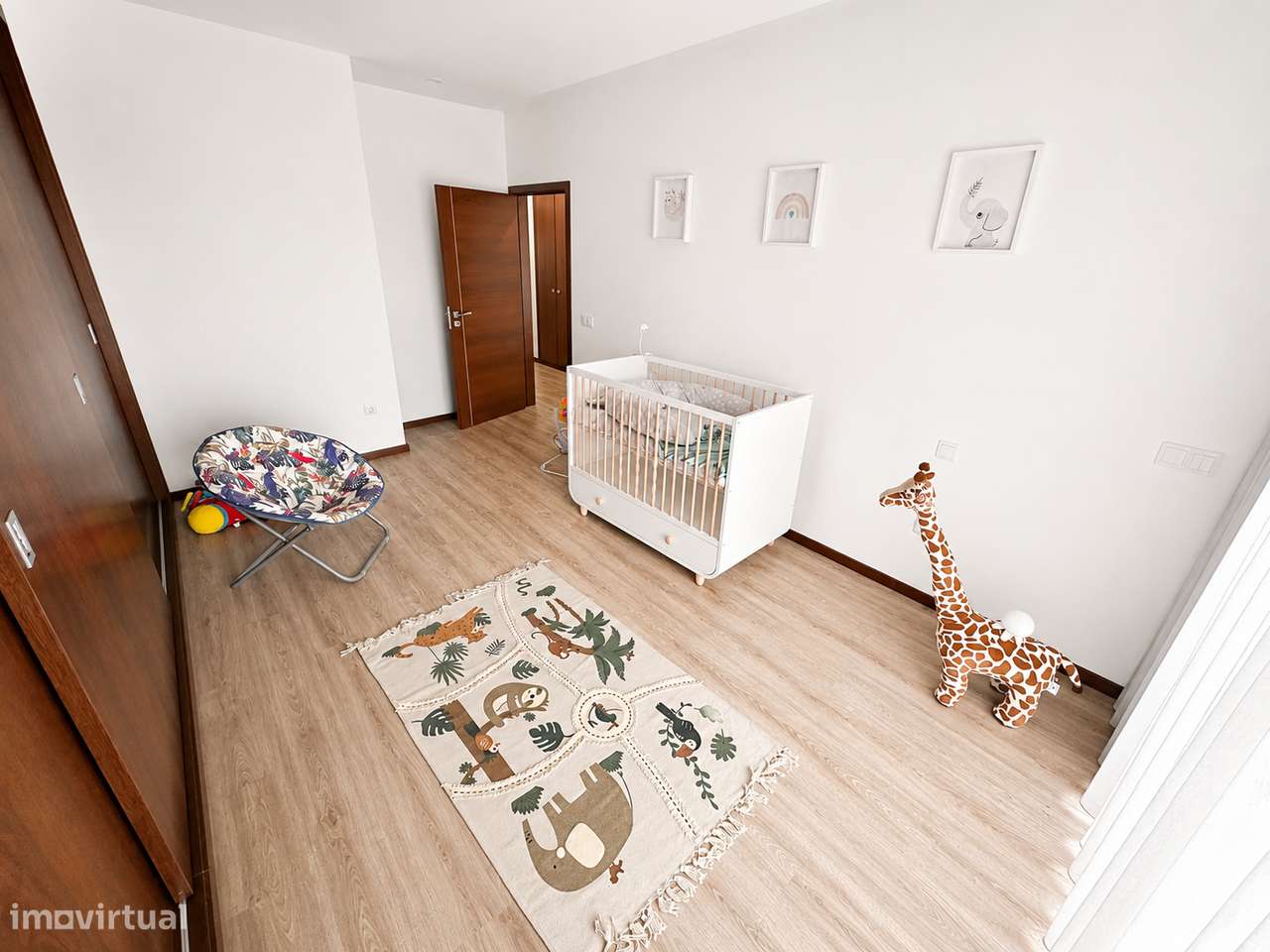 Apartamento T3 com garagem fechada, logradouro e jardim-10