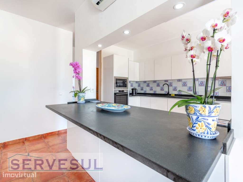 Luxuosa Moradia de luxo de 2 andares composta por 4 quartos, com um...-10