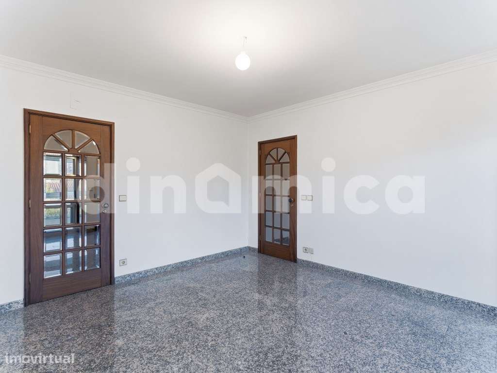 Apartamento T3+1 com 4 Frentes na Póvoa de Varzim - A 350m da Praia-5