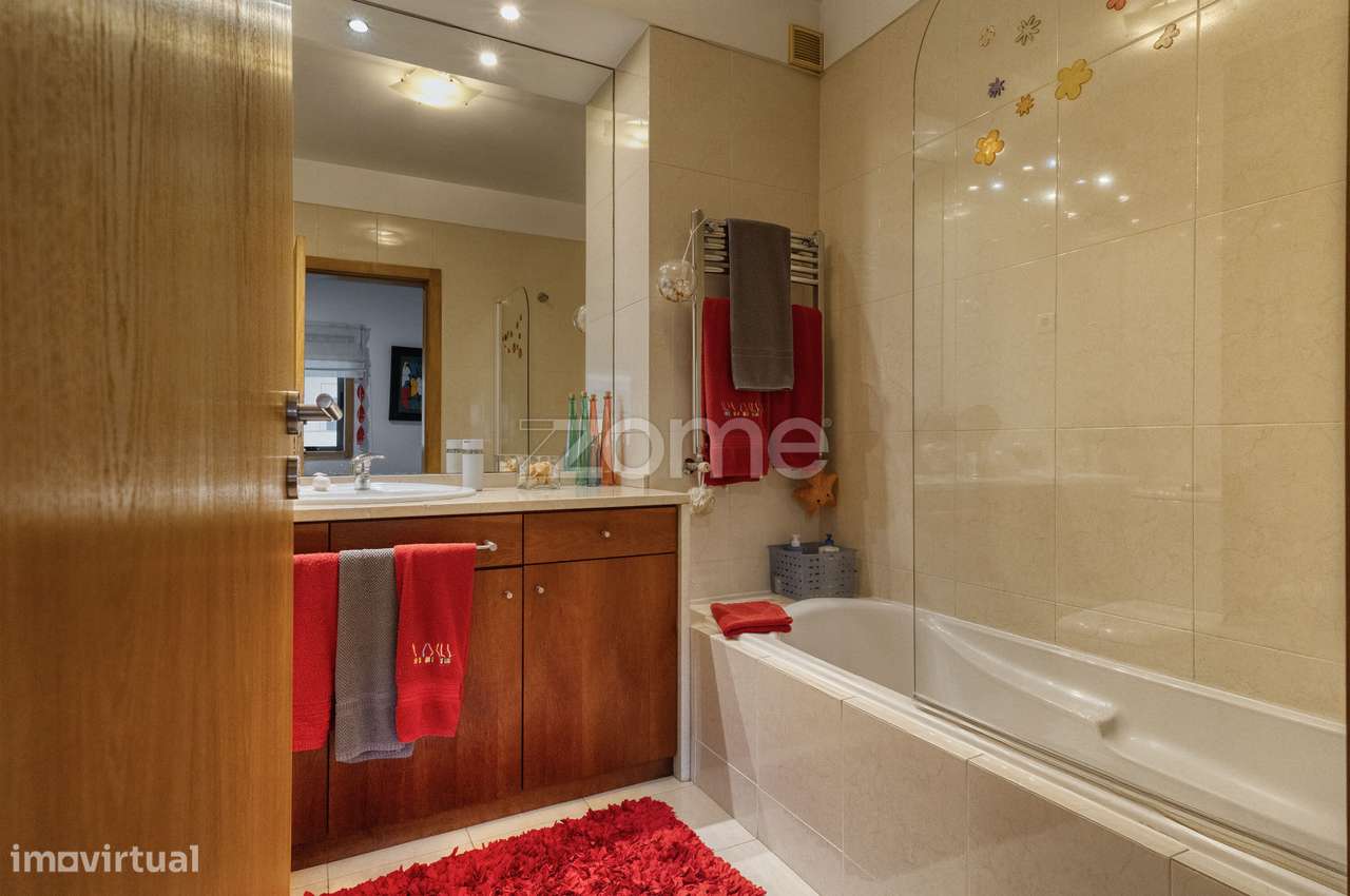 Moradia T4 com 4 suítes, na Rua Gomes Teixeira, Matosinhos-43