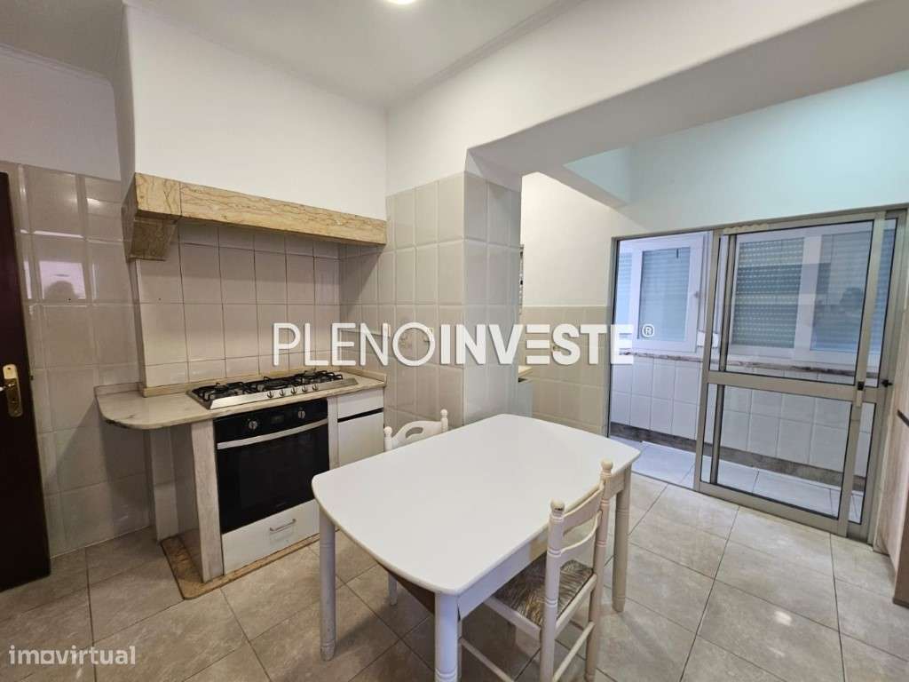 Apartamento T3 transformado em T2 com Quintal em Almada - Grande imagem: 4/29