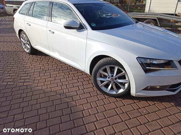 Skoda Superb 2.0 TDI Style DSG - 2