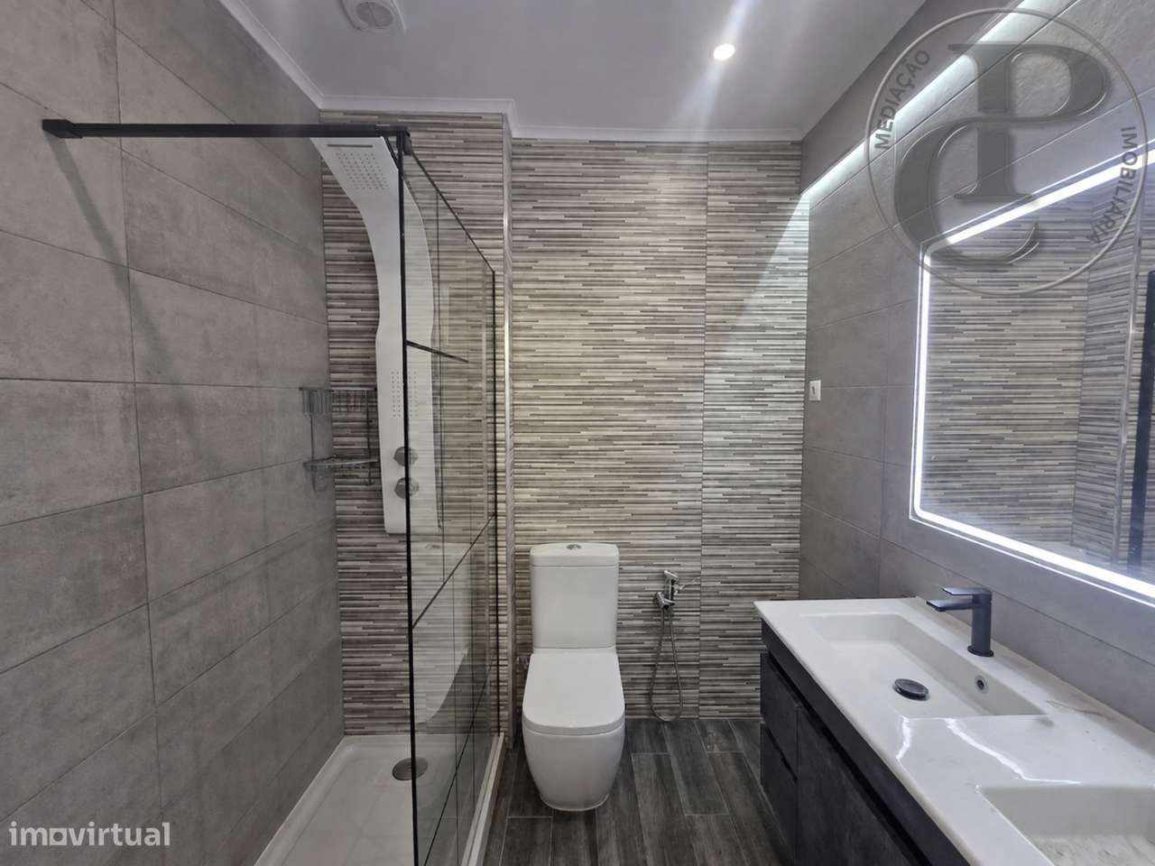 Apartamento T3 no centro do Barreiro em remodelação-3