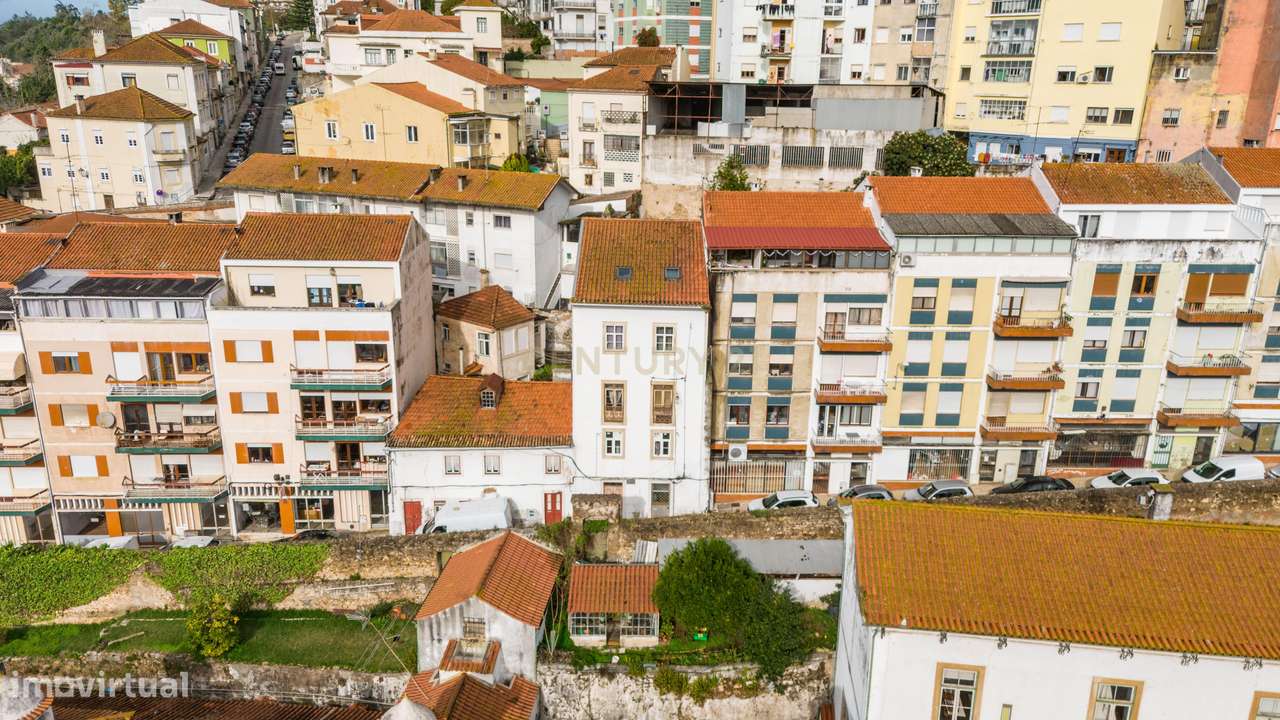 Dois estúdios para venda no centro de Coimbra - Oportunidade Única!-16