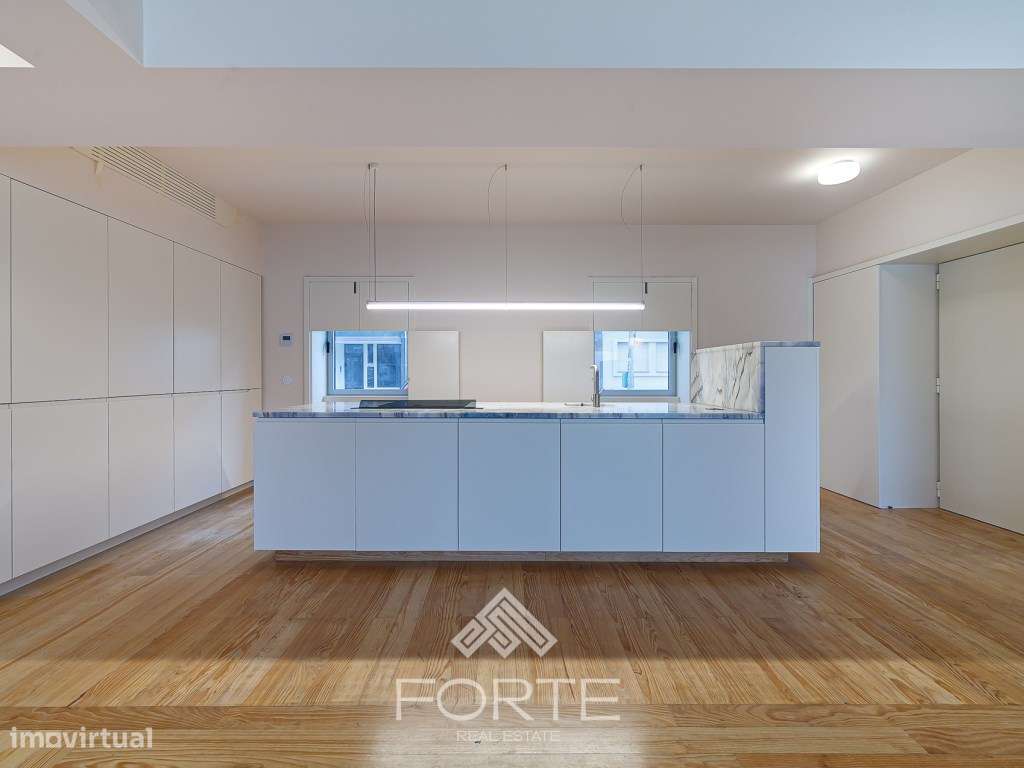 Moradia T3 com Piscina no centro de São João da Madeira-11